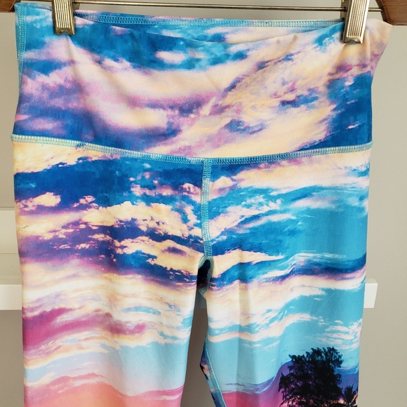 Inner Fire Crop Leggings Size 6 Sunset Allover Print - Picture 2 of 6